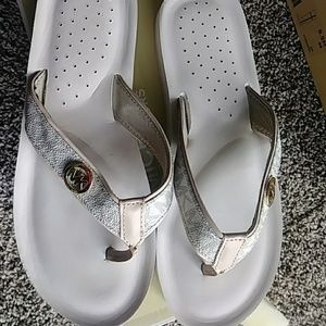 Michael Kors flipflops